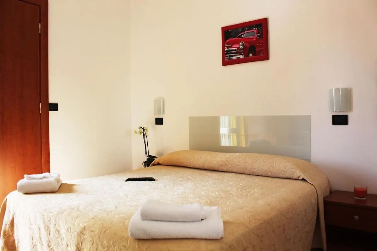 Fellini Rimini Hotell 3*,